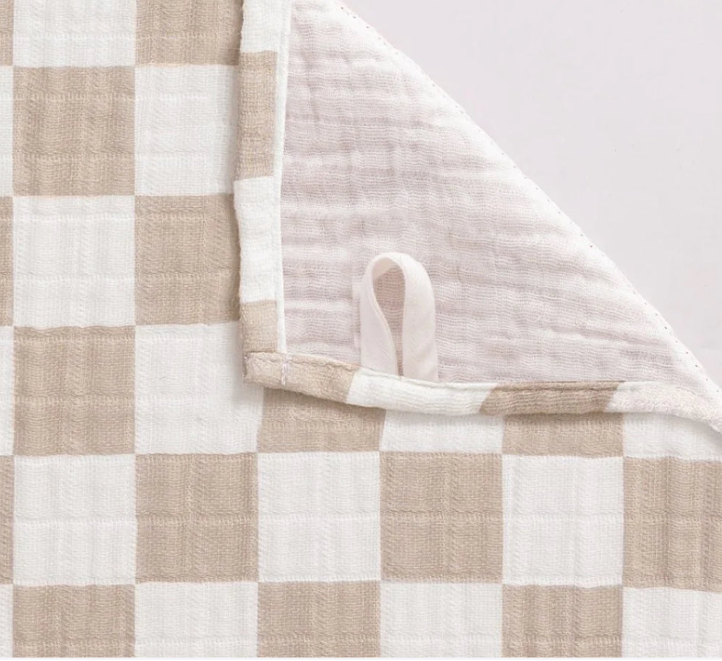 Itzy Ritzy Breastfeeding Boss-Toast Checkerboard
