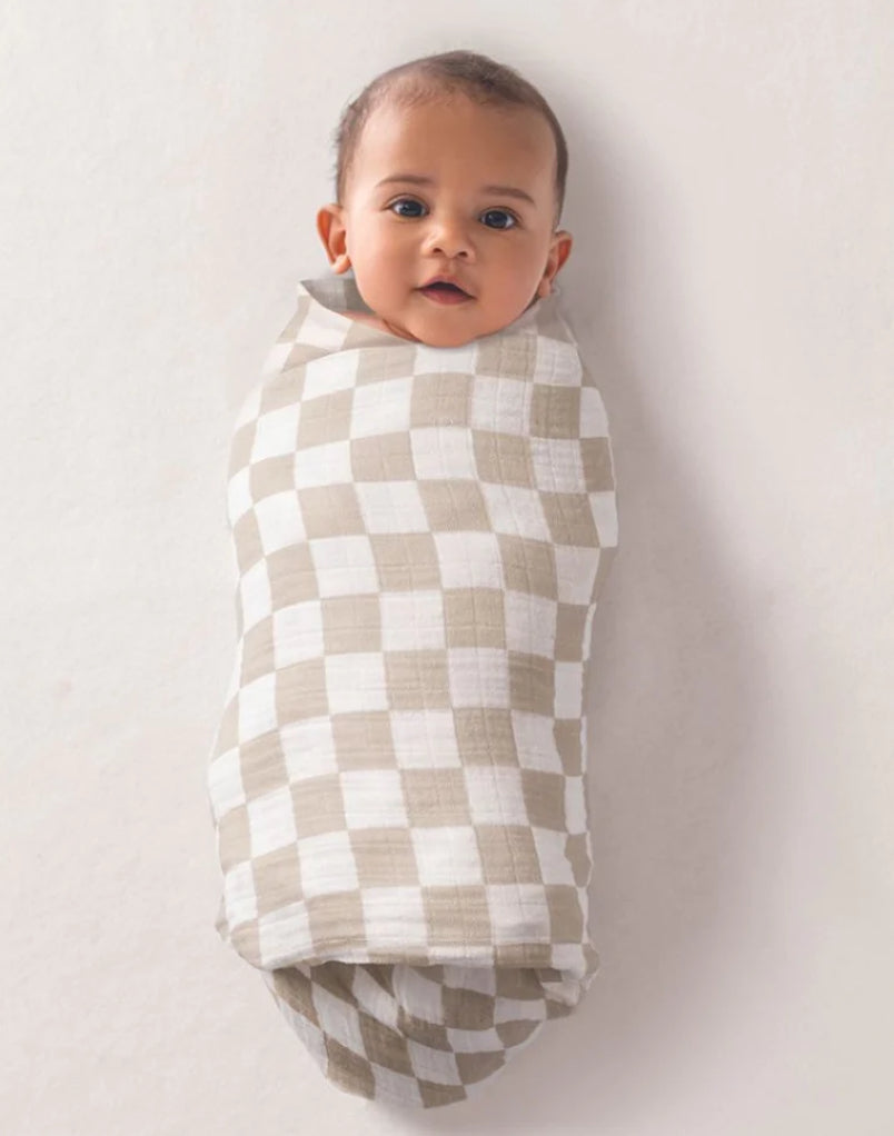 Itzy Ritzy Breastfeeding Boss-Toast Checkerboard