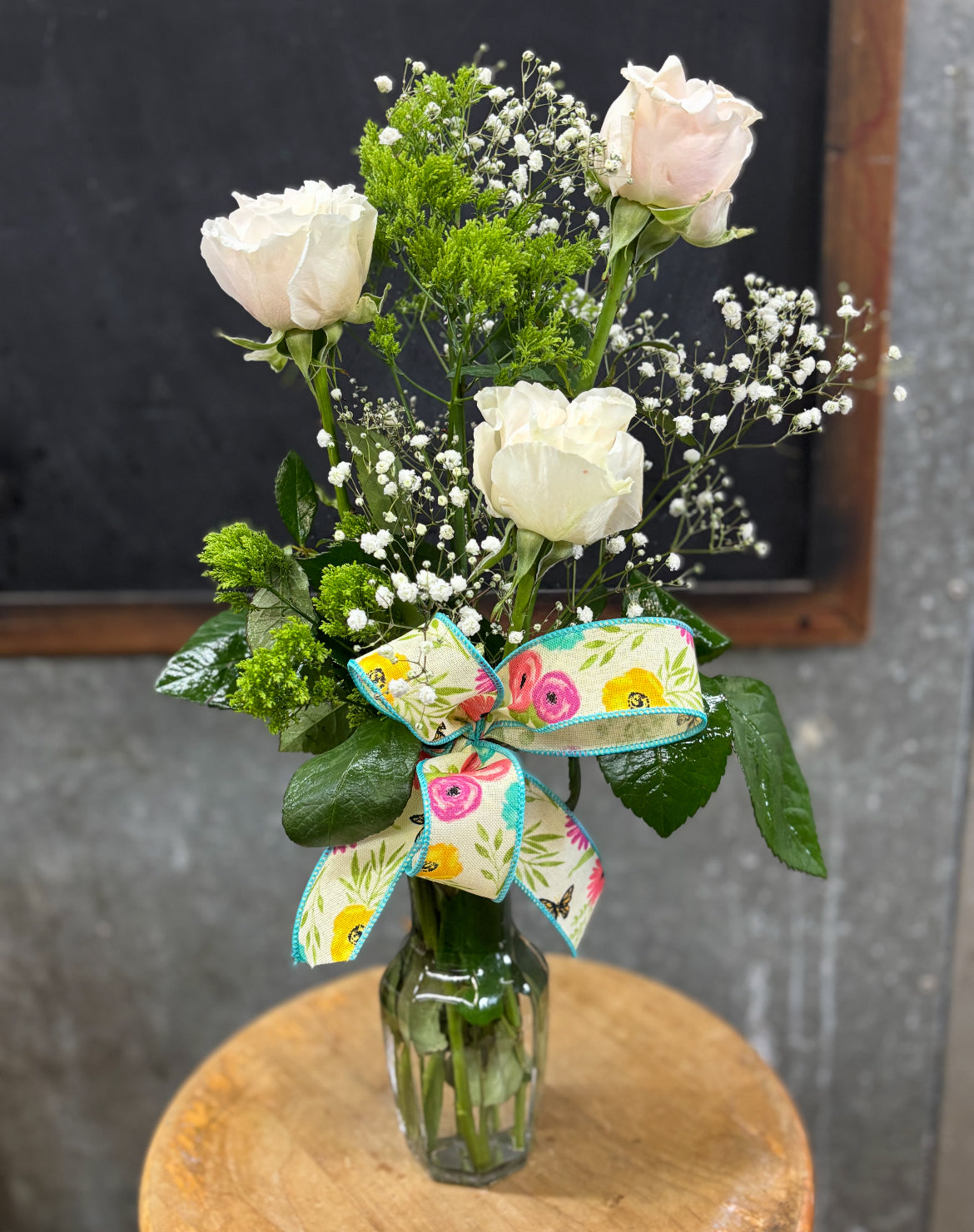 Three Flower Fresh Cur Arrangement Cash & Carry-Designers Choice; May Differ