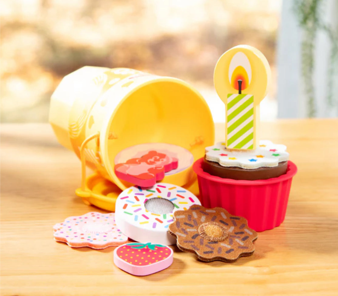 Melissa & Doug Play To Go Cake & Cookies Play Set