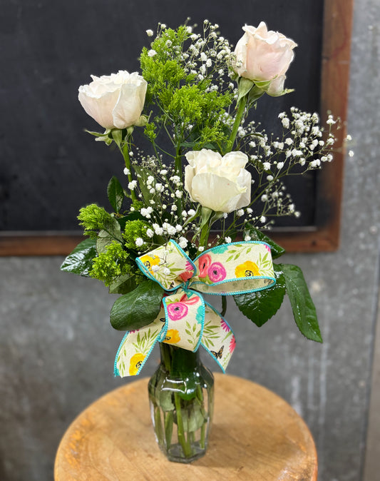 Three Flower Fresh Cur Arrangement Cash & Carry-Designers Choice; May Differ