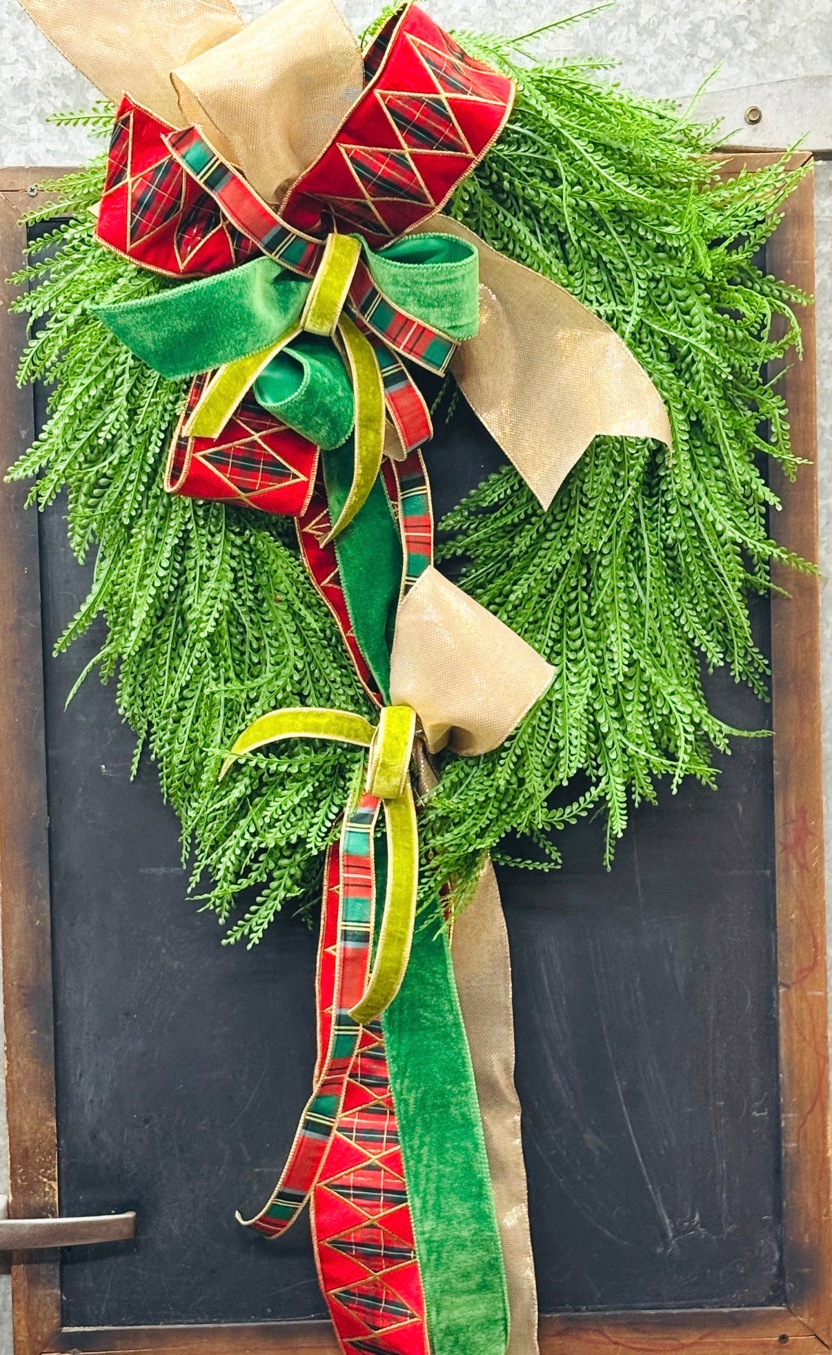 Large Bead Grass Oval Wreath with Christmas Bow