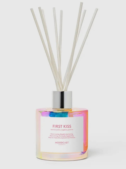 Moodcast Fragrance Co. Iridescent/Silver 100ml Reed Diffuser-First Kiss