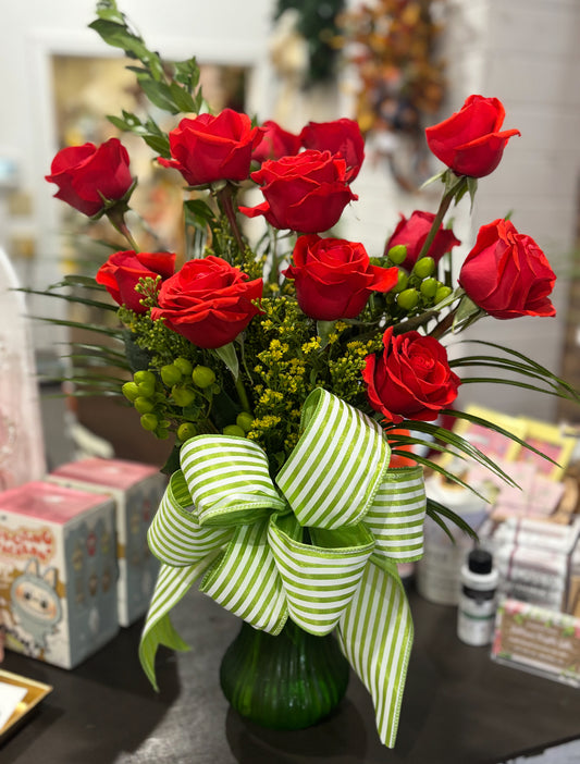 One Dozen Fresh Red Roses Cash & Carry-Designers Choice; May Differ