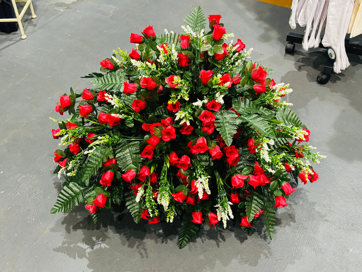 Red Spray Rose Saddle
